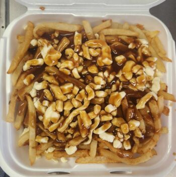 FAM POUTINE CURDS